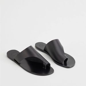 ATP Rosa Sandal in Black Size 37